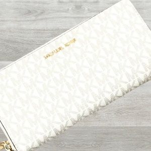 Michael Kors Vanilla Zip Around Wallet
